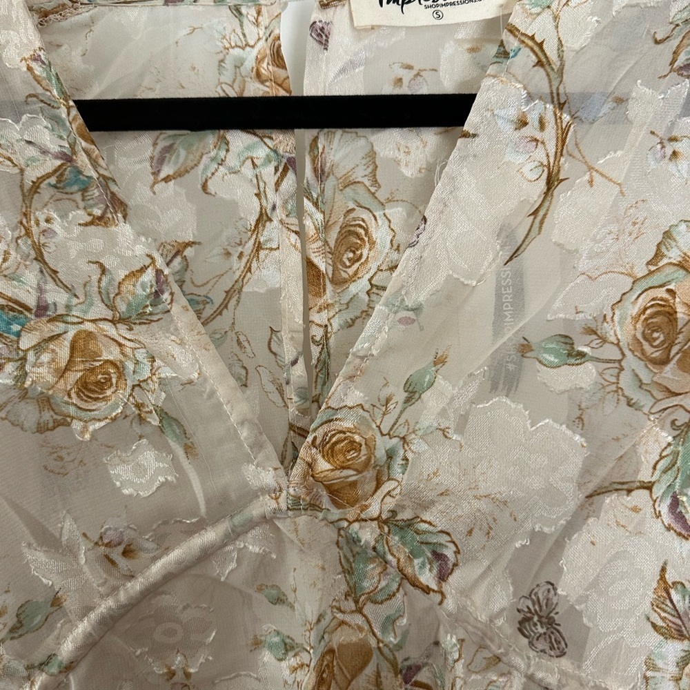 Floral Cream Women's Top - Picture 2 of 4